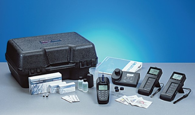 AQ4EK1移動(dòng)實(shí)驗(yàn)室水質(zhì)分析儀