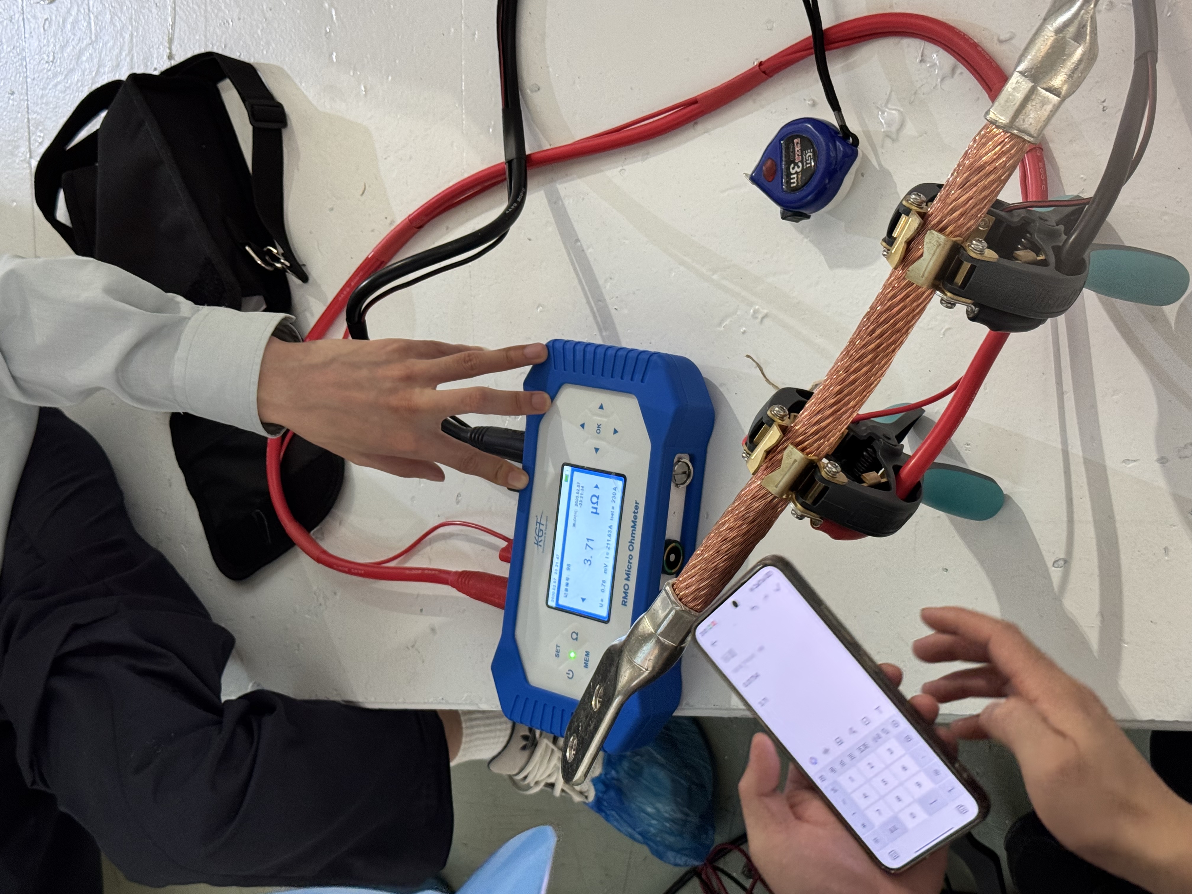 手持回路電阻測試儀現(xiàn)場