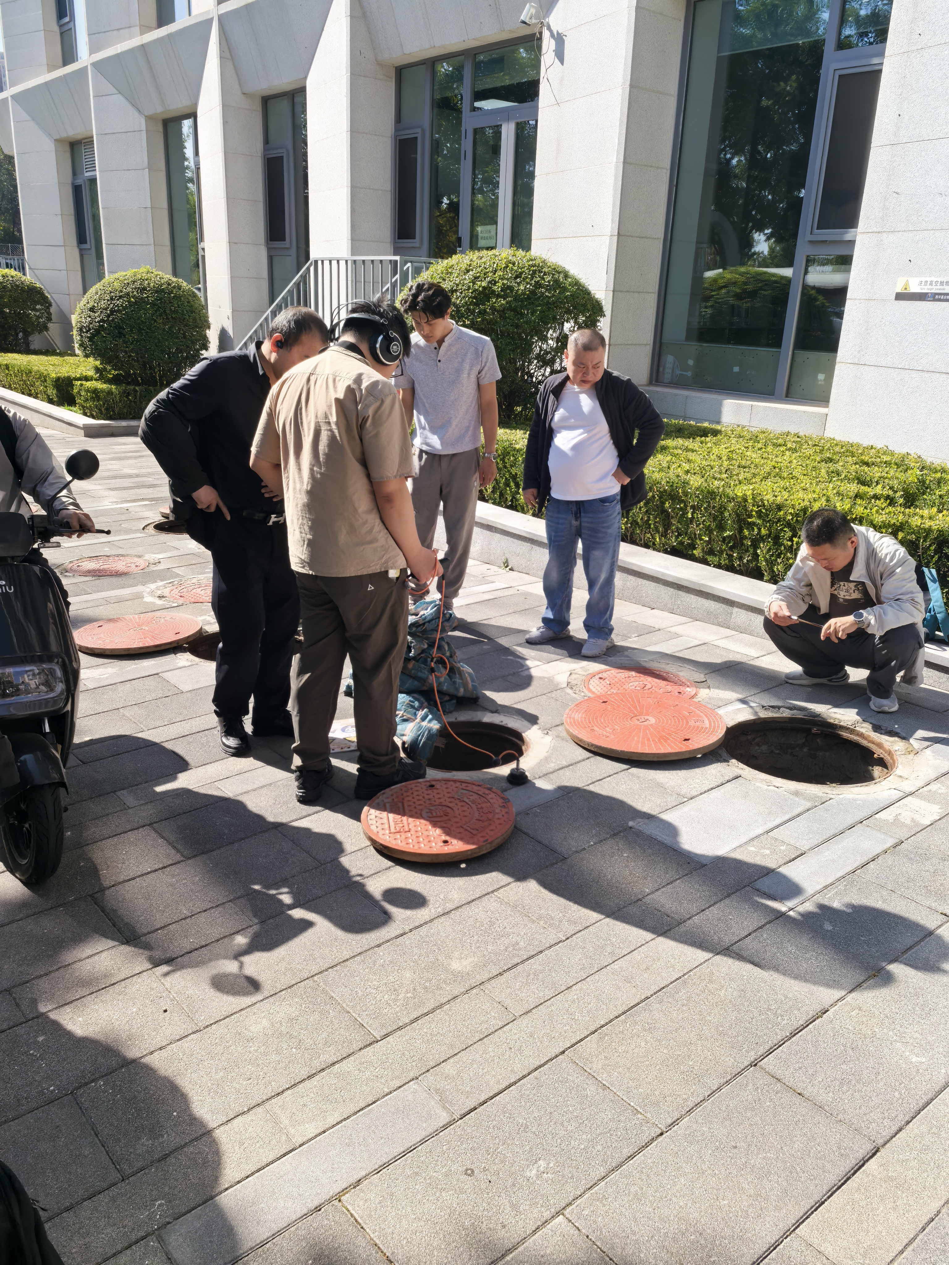 智能聽漏儀供水管網聽漏現場